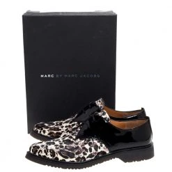 Marc Jacobs Black Patent Leather And Pony Hair Lace Up Derby Size 40 For Women 15 Marc Jacobs Black Patent Leather And Pony Hair Lace Up Derby Size 40 For Women -Marc Jacobs shop luxury women marc jacobs new shoes p324741 008