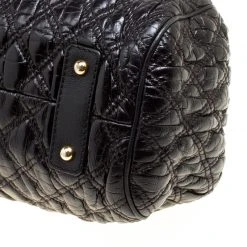 Marc Jacobs Black Quilted Leather Stam Top Handle Bag For Women 21 Marc Jacobs Black Quilted Leather Stam Top Handle Bag For Women -Marc Jacobs shop luxury women marc jacobs used handbags p167327 003