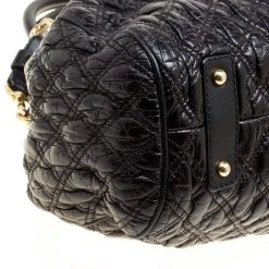 Marc Jacobs Black Quilted Leather Stam Top Handle Bag For Women 20 Marc Jacobs Black Quilted Leather Stam Top Handle Bag For Women -Marc Jacobs shop luxury women marc jacobs used handbags p167327 004