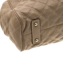 Marc Jacobs Light Brown Quilted Leather Stam Shoulder Bag For Women 20 Marc Jacobs Light Brown Quilted Leather Stam Shoulder Bag For Women -Marc Jacobs shop luxury women marc jacobs used handbags p184248 010