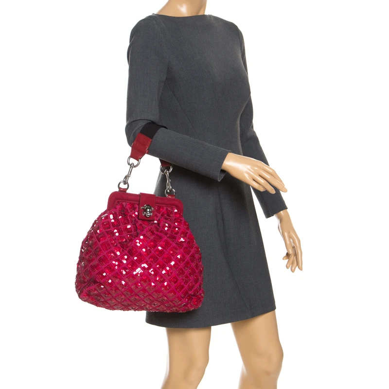 Marc Jacobs Red Sequins Embellished Canvas And Suede Frog Frame Shoulder Bag For Women 2 Marc Jacobs Red Sequins Embellished Canvas And Suede Frog Frame Shoulder Bag For Women - Image 2