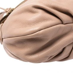 Marc Jacobs Beige Leather Classic Q Natasha Crossbody Bag For Women -Marc Jacobs shop luxury women marc jacobs used handbags p258609 002