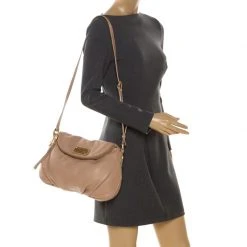 Marc Jacobs Beige Leather Classic Q Natasha Crossbody Bag For Women -Marc Jacobs shop luxury women marc jacobs used handbags p258609 004
