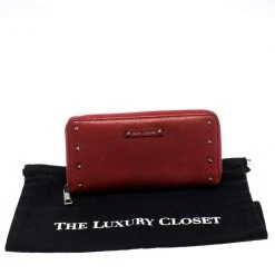 Marc Jacobs Red Studded Leather Zip Around Continental Wallet For Women 17 Marc Jacobs Red Studded Leather Zip Around Continental Wallet For Women -Marc Jacobs shop luxury women marc jacobs used handbags p258763 010