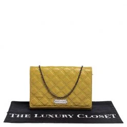 Marc Jacobs Lime Quilted Leather Flap Chain Clutch For Women 21 Marc Jacobs Lime Quilted Leather Flap Chain Clutch For Women -Marc Jacobs shop luxury women marc jacobs used handbags p380971 004