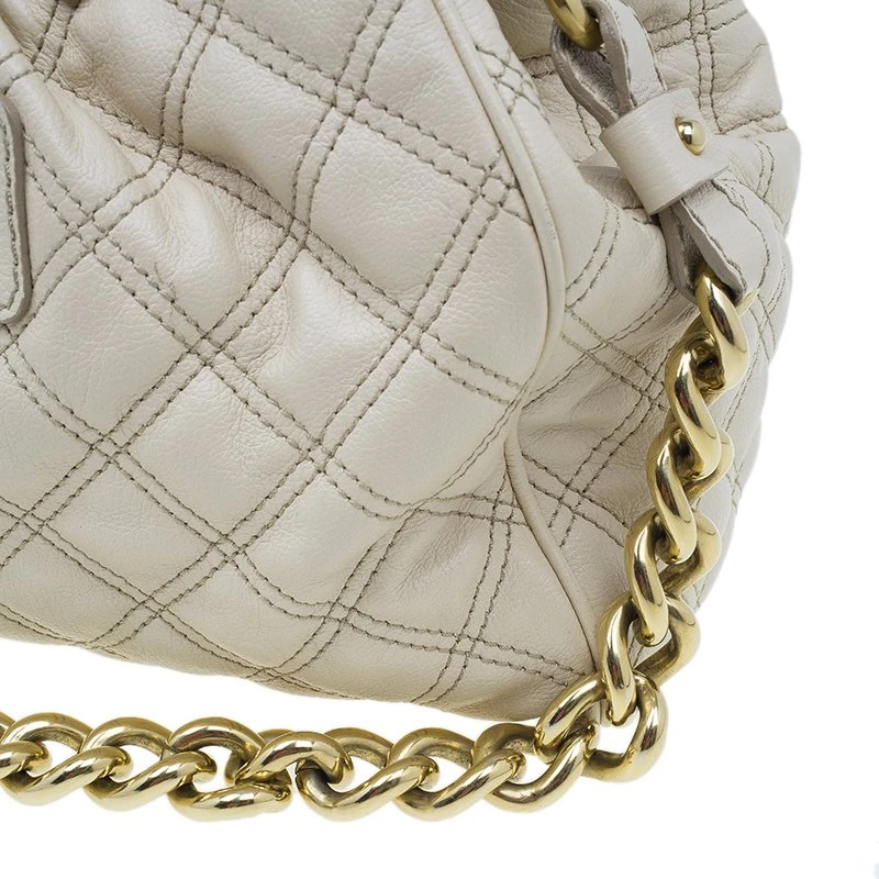Marc Jacobs Beige Quilted Leather Stam Shoulder Bag For Women 9 Marc Jacobs Beige Quilted Leather Stam Shoulder Bag For Women - Image 9