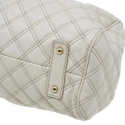 Marc Jacobs Beige Quilted Leather Stam Shoulder Bag For Women 25 Marc Jacobs Beige Quilted Leather Stam Shoulder Bag For Women -Marc Jacobs shop luxury women marc jacobs used handbags p39715 0011