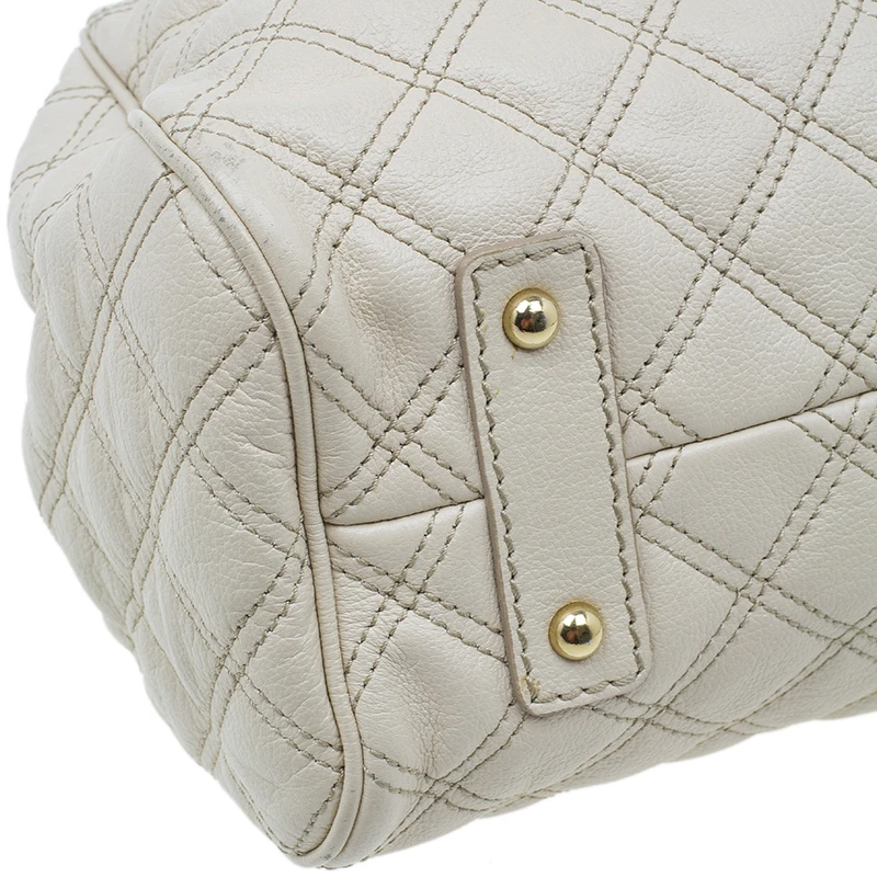 Marc Jacobs Beige Quilted Leather Stam Shoulder Bag For Women 12 Marc Jacobs Beige Quilted Leather Stam Shoulder Bag For Women - Image 12