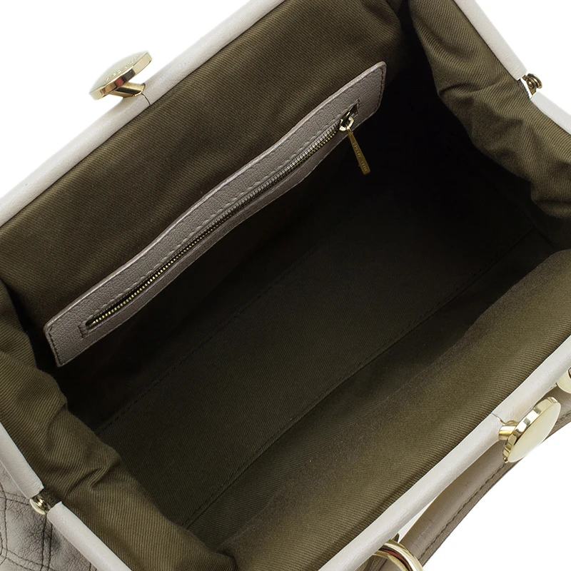 Marc Jacobs Beige Quilted Leather Stam Shoulder Bag For Women 13 Marc Jacobs Beige Quilted Leather Stam Shoulder Bag For Women - Image 13