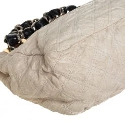 Marc Jacobs Cream/Brown Quilted Shimmer Leather Turnlock Flap Shoulder Bag For Women 20 Marc Jacobs Cream/Brown Quilted Shimmer Leather Turnlock Flap Shoulder Bag For Women -Marc Jacobs shop luxury women marc jacobs used handbags p415407 010