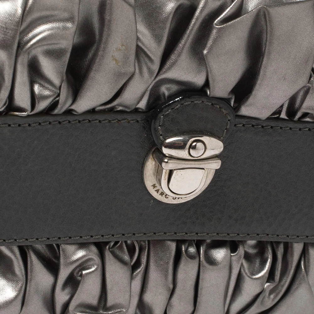 Marc Jacobs Mark Jacobs Metallic/Grey Gathered Coated Canvas And Leather Pushlock Clutch For Women 5 Marc Jacobs Mark Jacobs Metallic/Grey Gathered Coated Canvas And Leather Pushlock Clutch For Women - Image 5
