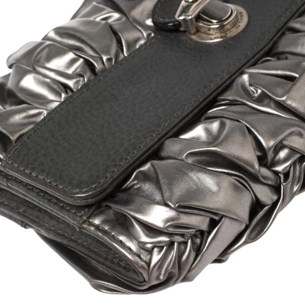 Marc Jacobs Mark Jacobs Metallic/Grey Gathered Coated Canvas And Leather Pushlock Clutch For Women 11 Marc Jacobs Mark Jacobs Metallic/Grey Gathered Coated Canvas And Leather Pushlock Clutch For Women - Image 11