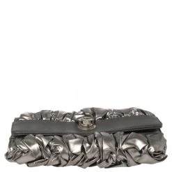 Marc Jacobs Mark Jacobs Metallic/Grey Gathered Coated Canvas And Leather Pushlock Clutch For Women 16 Marc Jacobs Mark Jacobs Metallic/Grey Gathered Coated Canvas And Leather Pushlock Clutch For Women -Marc Jacobs shop luxury women marc jacobs used handbags p459641 009