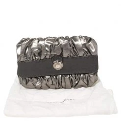Marc Jacobs Mark Jacobs Metallic/Grey Gathered Coated Canvas And Leather Pushlock Clutch For Women 19 Marc Jacobs Mark Jacobs Metallic/Grey Gathered Coated Canvas And Leather Pushlock Clutch For Women -Marc Jacobs shop luxury women marc jacobs used handbags p459641 012
