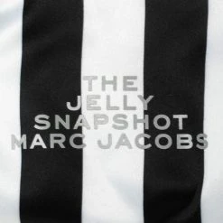 Marc Jacobs Silver Glitter Vinyl The Jelly Snapshot Shoulder Bag For Women 18 Marc Jacobs Silver Glitter Vinyl The Jelly Snapshot Shoulder Bag For Women -Marc Jacobs shop luxury women marc jacobs used handbags p570098 004