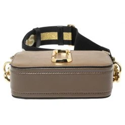 Marc Jacobs Beige Patent Leather Snapshot Camera Crossbody Bag For Women 16 Marc Jacobs Beige Patent Leather Snapshot Camera Crossbody Bag For Women -Marc Jacobs shop luxury women marc jacobs used handbags p574745 1641962583 001