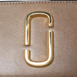 Marc Jacobs Beige Patent Leather Snapshot Camera Crossbody Bag For Women 15 Marc Jacobs Beige Patent Leather Snapshot Camera Crossbody Bag For Women -Marc Jacobs shop luxury women marc jacobs used handbags p574745 1641962601 004