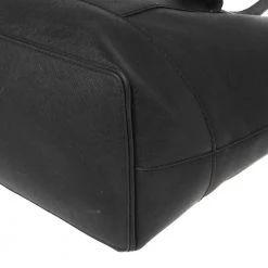 Marc Jacobs Black Saffiano Leather Front Pocket Tote For Women -Marc Jacobs shop luxury women marc jacobs used handbags p597059 012