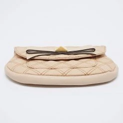 Marc Jacobs Beige Quilted Leather Bow Clutch For Women -Marc Jacobs shop luxury women marc jacobs used handbags p623033 007