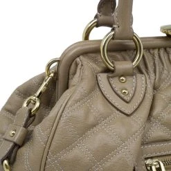 Marc Jacobs Beige Quilted Leather Stam Bag For Women 23 Marc Jacobs Beige Quilted Leather Stam Bag For Women -Marc Jacobs shop luxury women marc jacobs used handbags p8036 0008