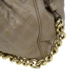Marc Jacobs Beige Quilted Leather Stam Bag For Women 27 Marc Jacobs Beige Quilted Leather Stam Bag For Women -Marc Jacobs shop luxury women marc jacobs used handbags p8036 0012