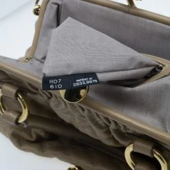 Marc Jacobs Beige Quilted Leather Stam Bag For Women 28 Marc Jacobs Beige Quilted Leather Stam Bag For Women -Marc Jacobs shop luxury women marc jacobs used handbags p8036 0013