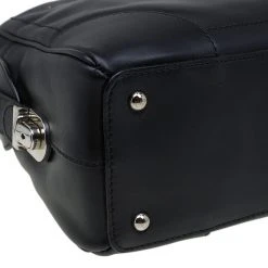 Marc Jacobs Black Leather The Venetia Bowling Bag For Women -Marc Jacobs shop luxury women marc jacobs used handbags p87180 009