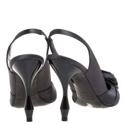 Marc Jacobs Graphite Satin Ruffle And Rose Detail Round Toe Slingback Sandals Size 36.5 For Women 12 Marc Jacobs Graphite Satin Ruffle And Rose Detail Round Toe Slingback Sandals Size 36.5 For Women -Marc Jacobs shop luxury women marc jacobs used shoes p260688 002