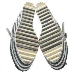 Marc Jacobs Metallic Silver Leather Crystal Embellished Suzi Mary Jane Platforms Espadrilles Size 36 For Women 15 Marc Jacobs Metallic Silver Leather Crystal Embellished Suzi Mary Jane Platforms Espadrilles Size 36 For Women -Marc Jacobs shop luxury women marc jacobs used shoes p376255 005