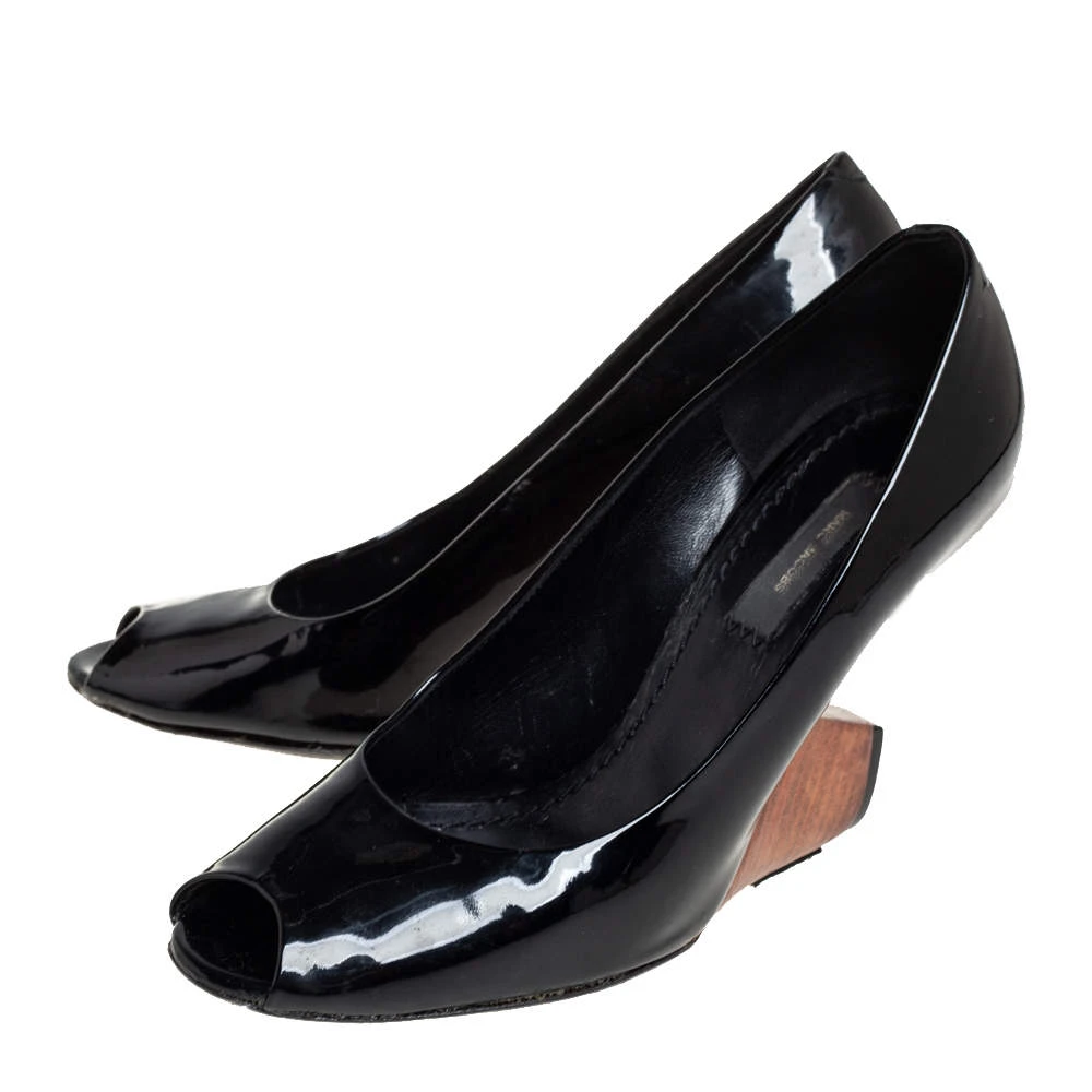 Marc Jacobs Black Patent Leather Peep Toe Reverse Heel Pumps Size 36 For Women 4 Marc Jacobs Black Patent Leather Peep Toe Reverse Heel Pumps Size 36 For Women - Image 4