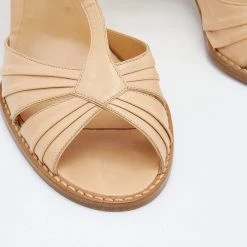 Marc Jacobs Beige Leather Ankle Strap Wedge Sandals Size 39.5 For Women -Marc Jacobs shop luxury women marc jacobs used shoes p656450 006
